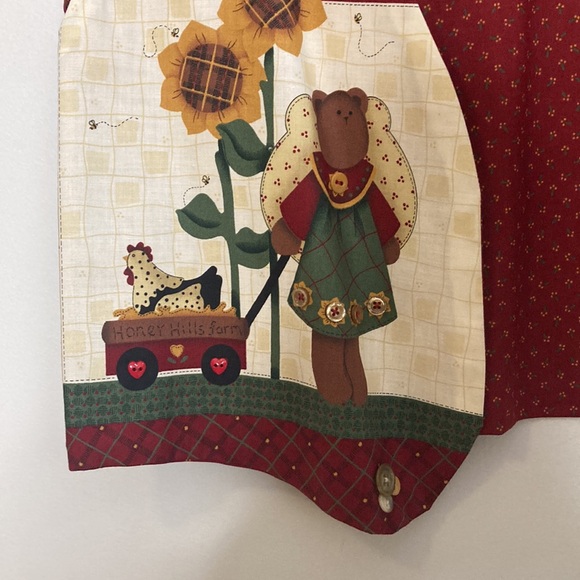 Handmade Vest Womens Medium Red Green Country Bears Cute 90s Mom Normcore - Picture 8 of 13